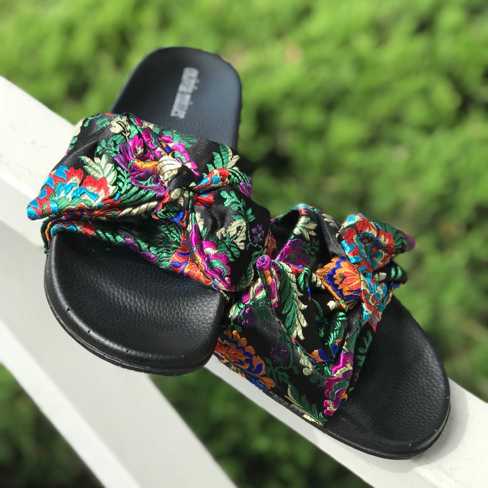 Jacquard Multi Color Gorgeous Black Satin Slides - Picture 5 of 8
